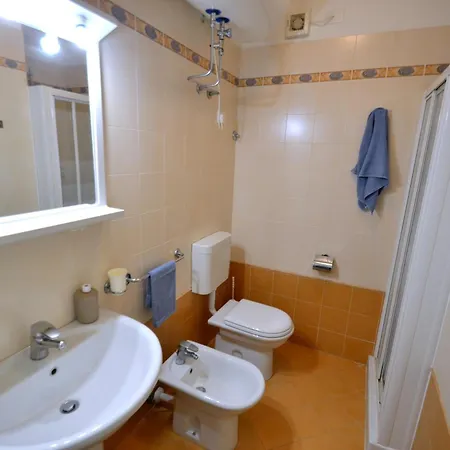 Poli Apartmán *
