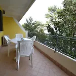 Poli
